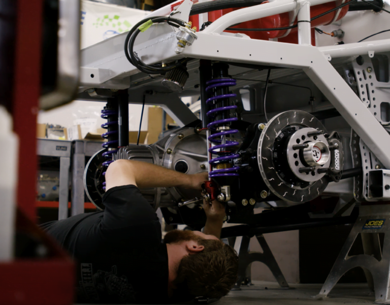 Farba Antykorozyjna do Metalu- Właściwości STEEL-IT®