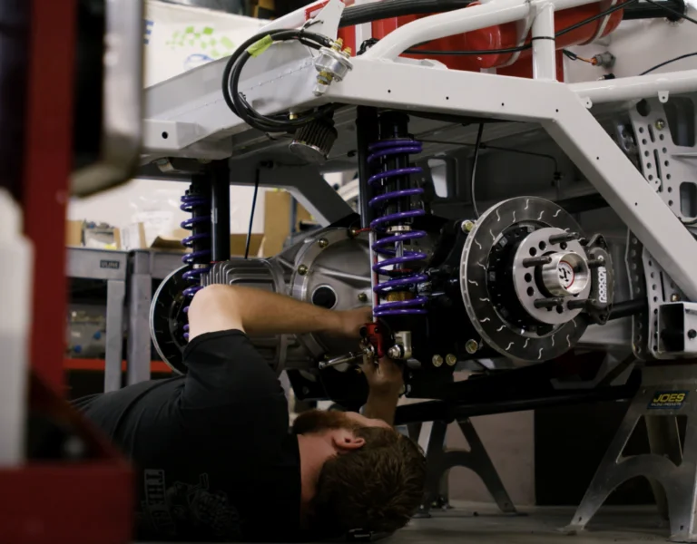 Farba Antykorozyjna do Metalu- Właściwości STEEL-IT®